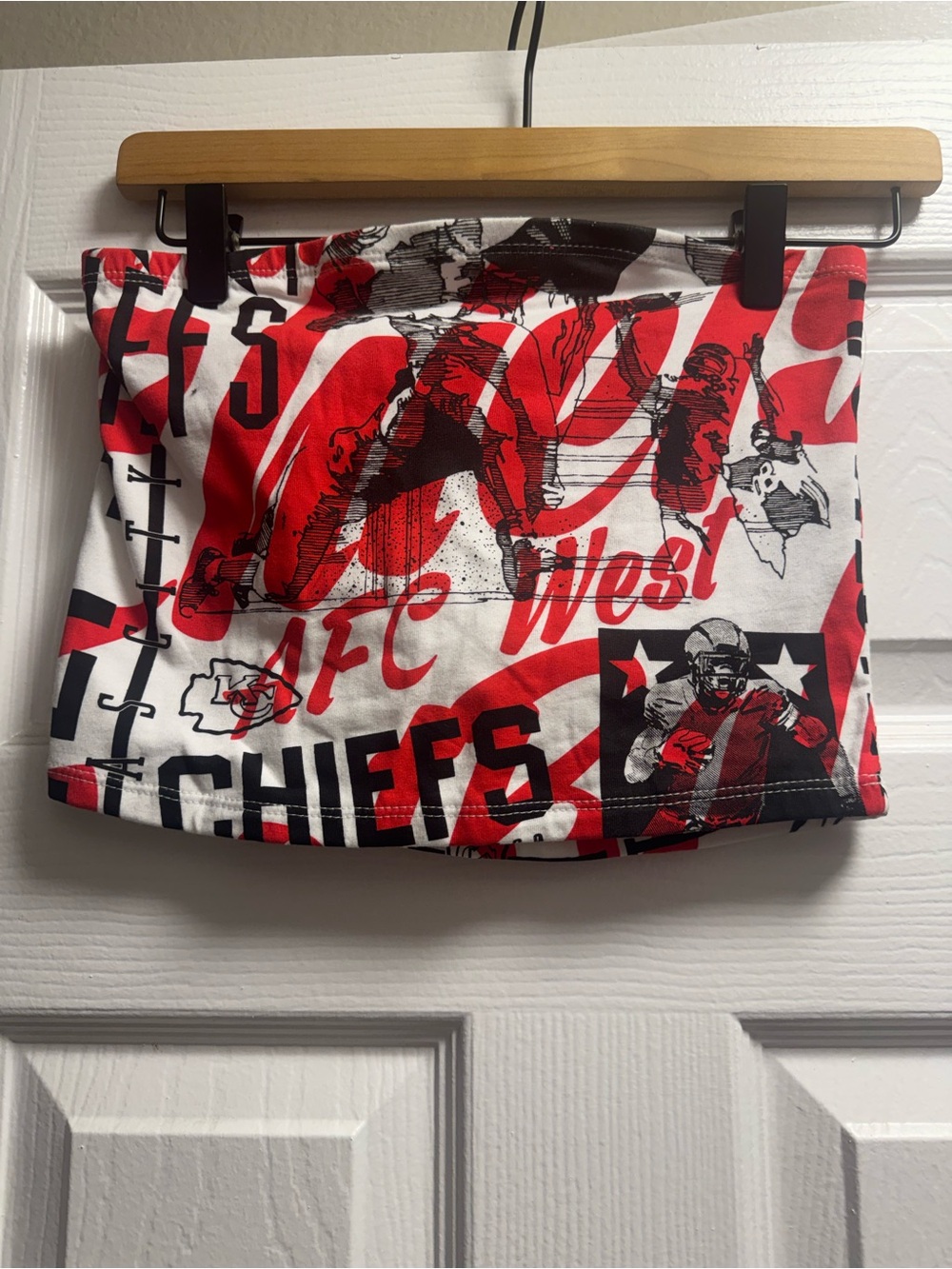 Forever 21 Red, White & Black Graphic NFL top